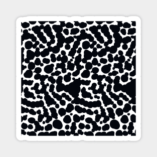 Monochrome Spots Pattern Magnet