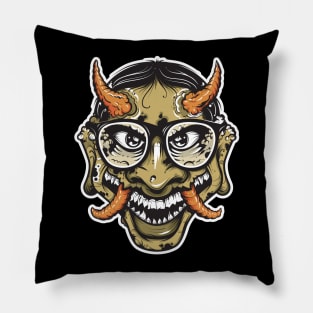 Happy Hipster Hannya T-Shirt _ Color Pillow