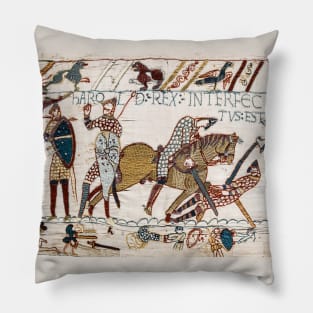 THE BAYEUX TAPESTRY ,The Death of King Harold at Battle of Hastings Pillow