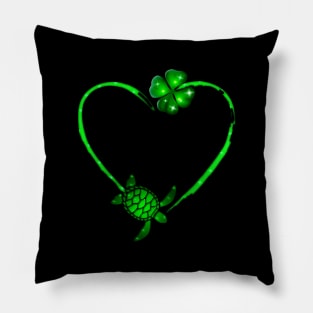 Happy St. Patrick Day T-Shirt Turtle Heart Irish Shamrock Clover - Funny Cute Gift for Turtle Lovers Pillow