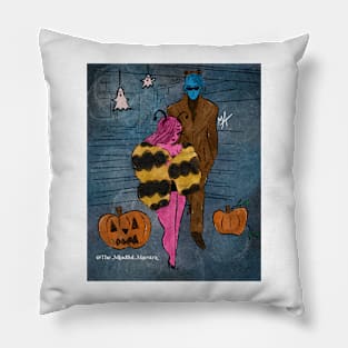 Honey bee and bear Pillow