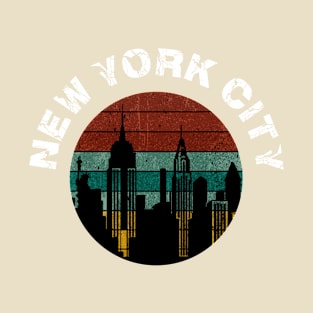 New york city skyline vintage retro sunset T-Shirt