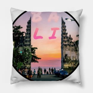 sebuah pulau yg indah di indonesia Pillow