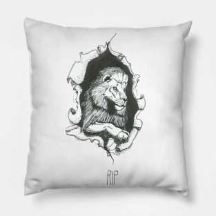 Lion attack Pillow