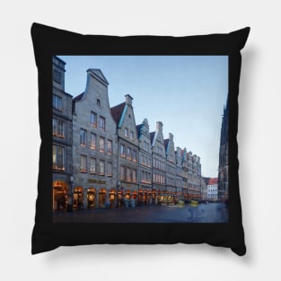 Gabled houses, Prinzipalmarkt, Christmas market, Munster, city, Westphalia Pillow