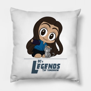 Zari Tarazi and Cat selfie Pillow