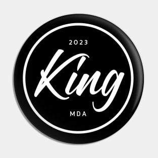 King Typography Vintage Retro Design Art Pin