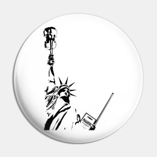 violin liberty Pin