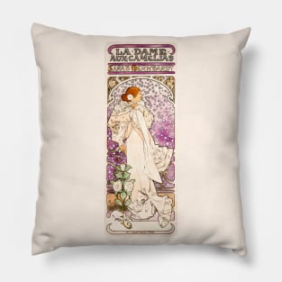 La dame, aux camelias, Sarah Bernhardt (1896) Pillow