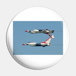 US Air Force Thunderbirds F-16 Fighting Falcons Pin