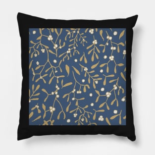 golden mistletoe and berries on dark cobalt blue seamless repeat pattern Pillow