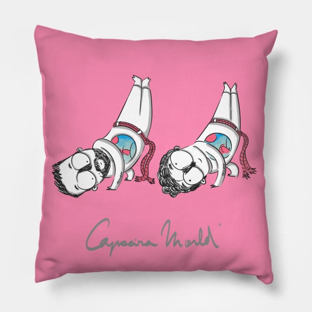 Compañeros de capoeira. Capoeira World Pillow by beatrizescobarilustracion