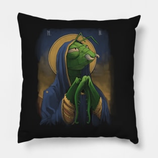 A real praying mantis Pillow