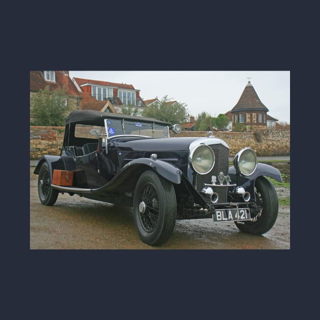 Classic Car, Bosham, December 2021 by RedHillDigital