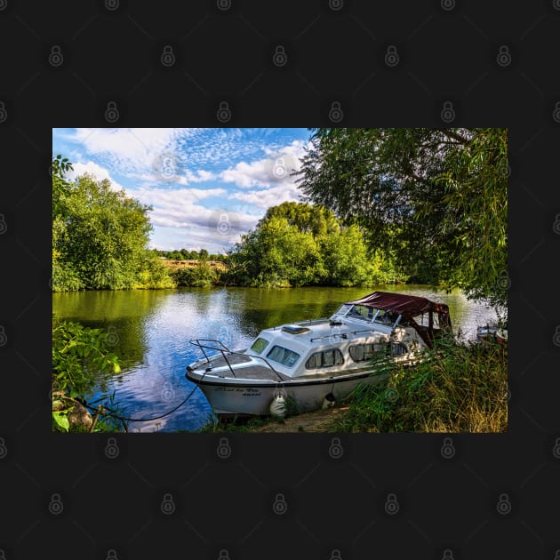 A Shady Mooring on the Thames by IanWL