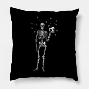 skull holds the world Pillow