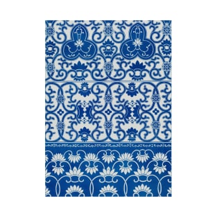 Blue and White Chinese Floral Ornamental Pattern T-Shirt