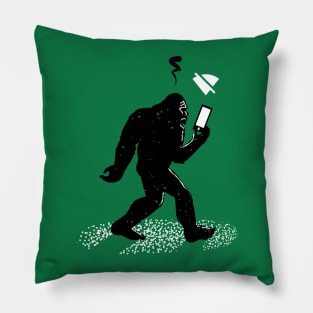 Bigfoot got no reception Pillow