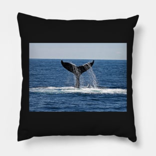 WHALE TAIL IN THE SEA DESIGN Pillow