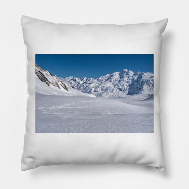 Tasman Glacier with Aoraki/Mt Cook Pillow by charlesk