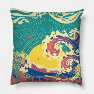 Sunset over sea retro design Pillow