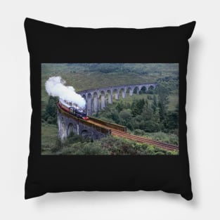 Steam Engine on the Glenfinnan viaduct Pillow
