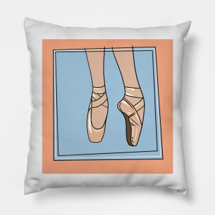 En pointe Pillow