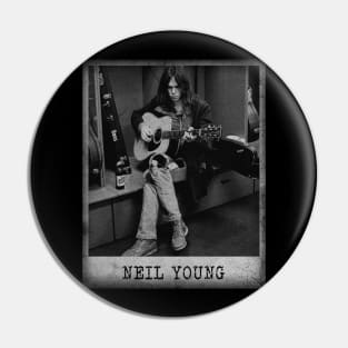 Neil Young // Minimalist Fanart Tribute Pin