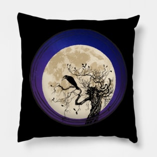 The old Crow and the Moon Pillow