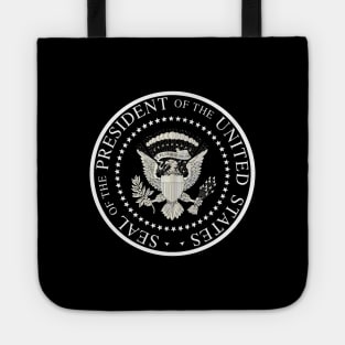 trump masker Tote