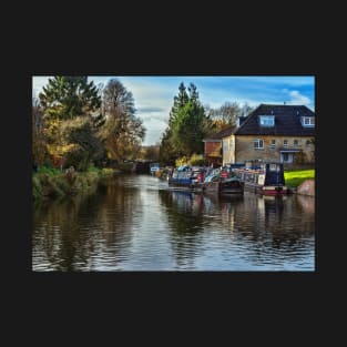 Hungerford Town Wharf And Lock T-Shirt