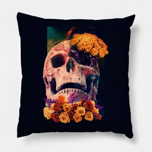 Skull and roses Pillow