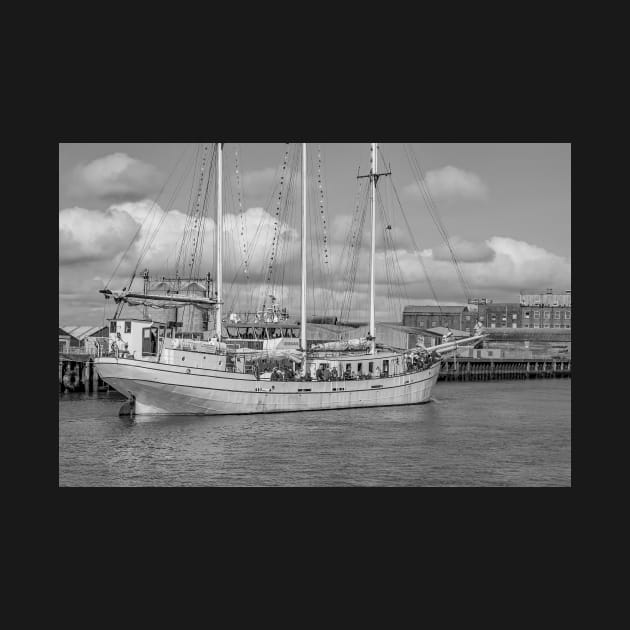 Sailing boat in Great Yarmouth by yackers1