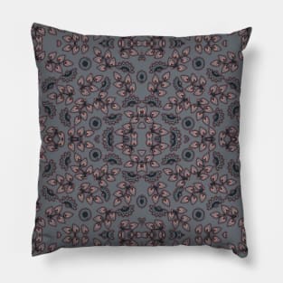 Retro pattern in gray/pink Pillow