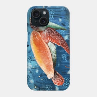 Turtle swimming in the ocean Phone Case