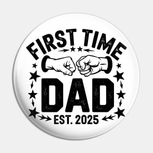 Retro First Time Dad Est. 2025 Fist Bump New Dad Fathers Day Long Sleeve Pin