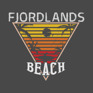 Beach happiness in Fjordlands T-Shirt