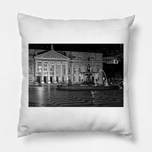 Scenes From Praca do Rossio - 7 © Pillow