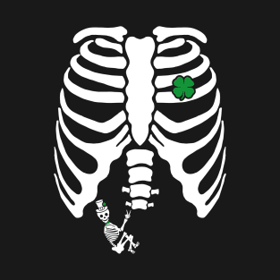 Skeleton Clover Heart Rib Cage X-Ray St Patricks Day Pregnancy T-Shirt