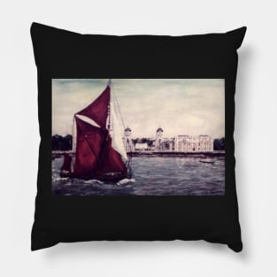 THAMES SAILING BARGE MAY, SAILING PAST GREENWICH NAVAL COLLEGE LONDON Pillow