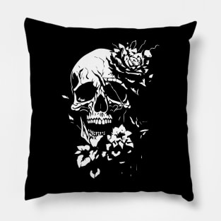 Skull roses Pillow