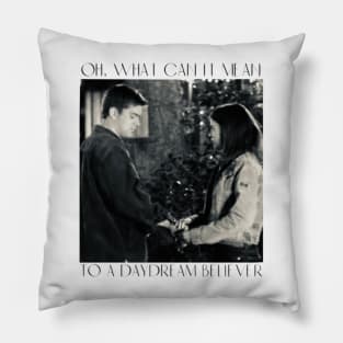 daydream believer Pillow