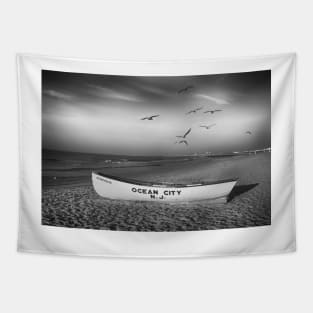 A Beach Scene In Black And White Tapestry