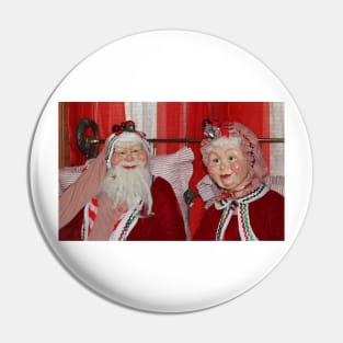 Santa And Mrs. Claus Pin