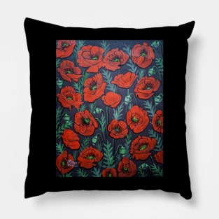 In a field of poppies Pillow