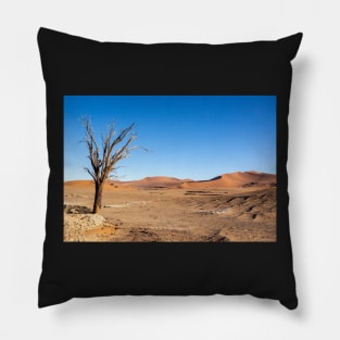 Tree in the desert. Pillow