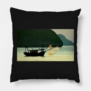 Vietnam, Coucher de soleil a Cat Ba Pillow