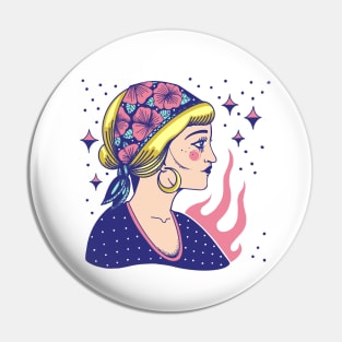 Blonde gipsy Pin