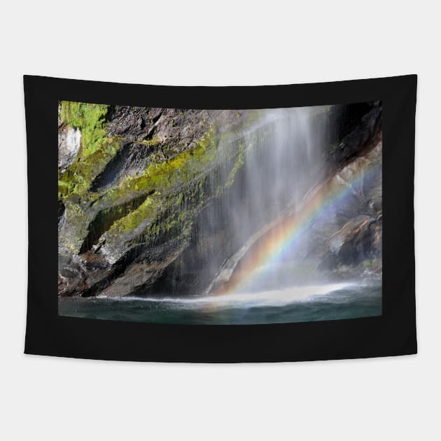 Nouvelle Zélande -  Milford Sound Tapestry by franck380