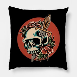 skull and roses Pillow